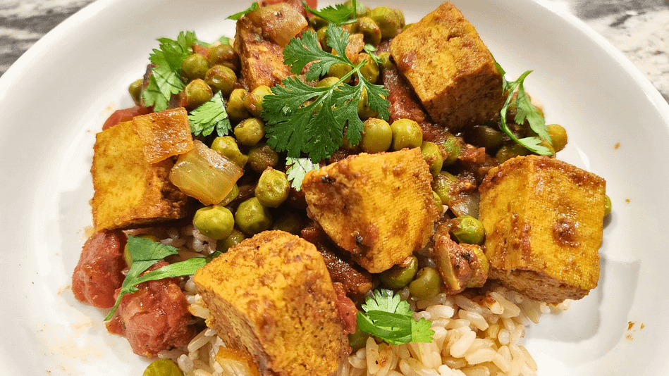 Fit Fusion Hacks Vegan Mattar Paneer (Tofu & Peas Curry)